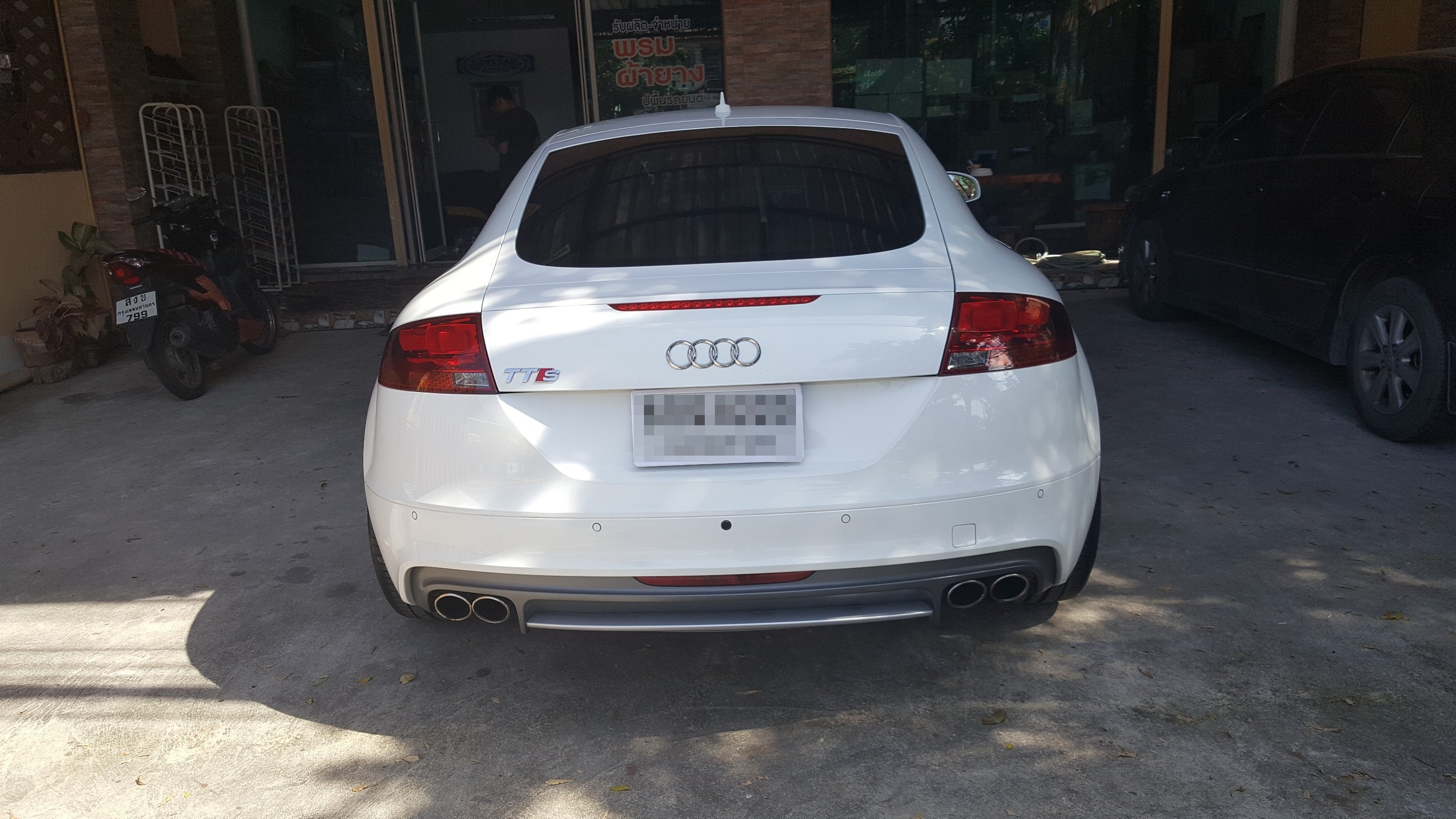 พรมกระดุม เล็ก PVC Audi TTS สีแดงขอบแดง 2 ชิ้น