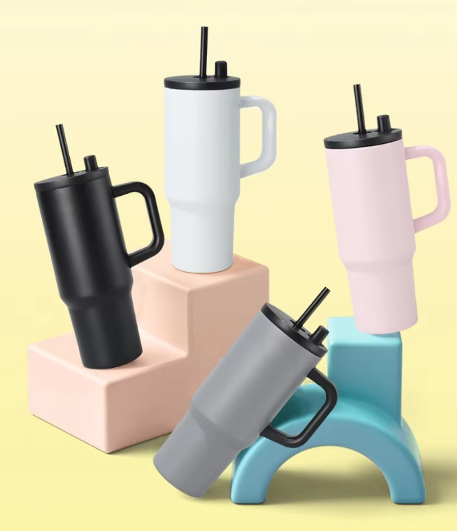 แก้วสแตนเลส หูจับพร้อมที่เก็บหลอด 25 ออนซ์ /710 ml