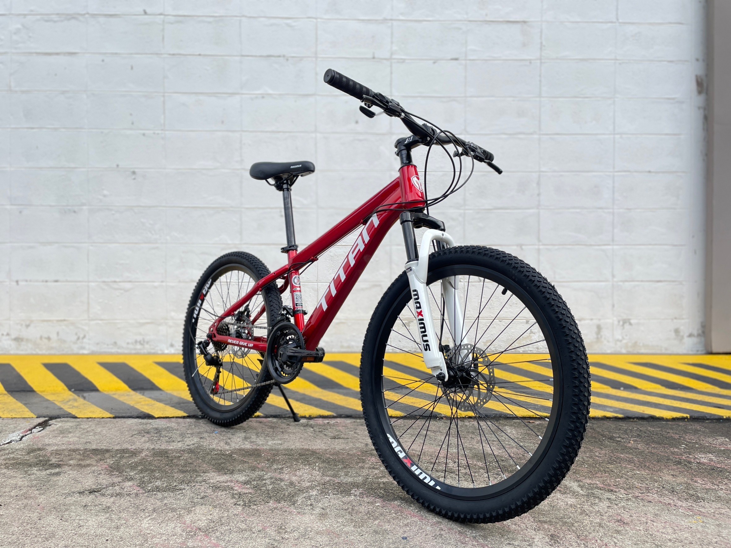 จักรยานเสือภูเขา MAXIMUS TITAN วงล้อ 24นิ้ว 21สปีด เฟรมเหล็ก