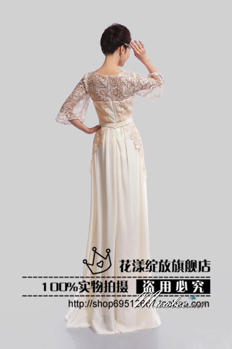 พร้อมเช่า ชุดราตรียาว สีเขียวอ่อน แขนสามส่วน แต่งลูกไม้ จับเดรปทรงนาฬิกาทราย (L-3XL)