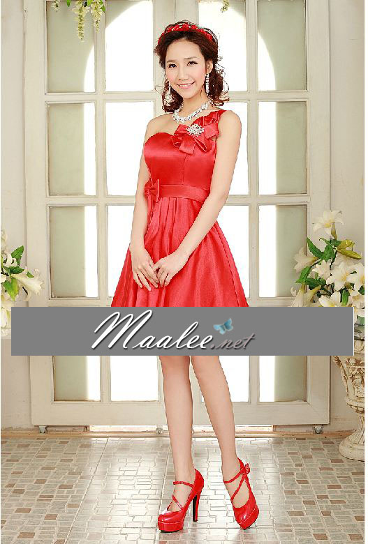 พร้อมเช่า ชุดราตรีสั้น ไหล่เดียว สีแดง แบบเรียบหรู กระโปรงทรงเอ