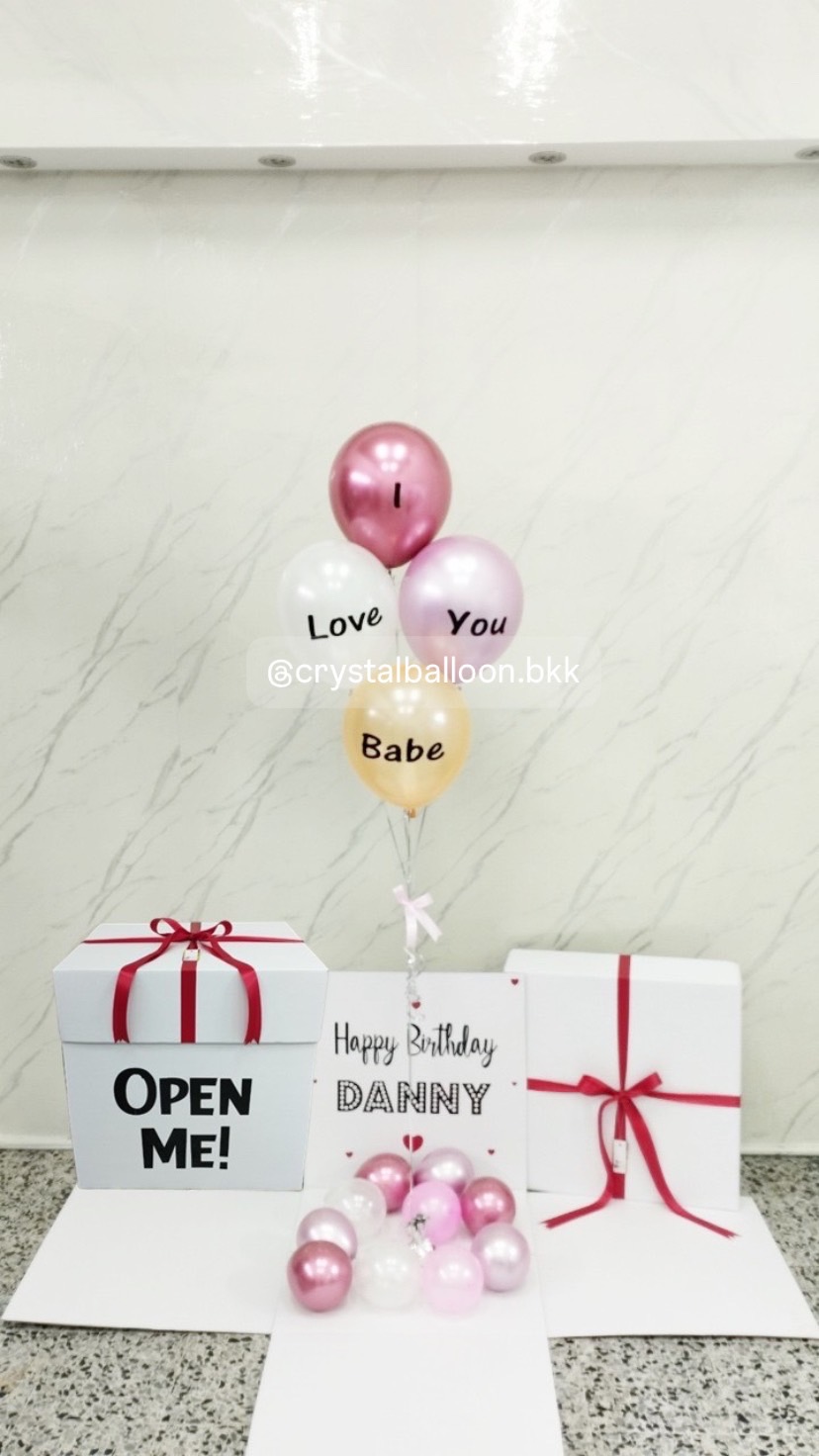 Happy Birthday กล่องเซอร์ไพรส์วันเกิด พร้อม ลูกโป่ง 4 ลูก พร้อมตกเเต่ง สามารถใส่รูปได้ 2 ใบ สามารถเปลี่ยนสีลูกโป่ง/เปลี่ยนสีข้อความได้