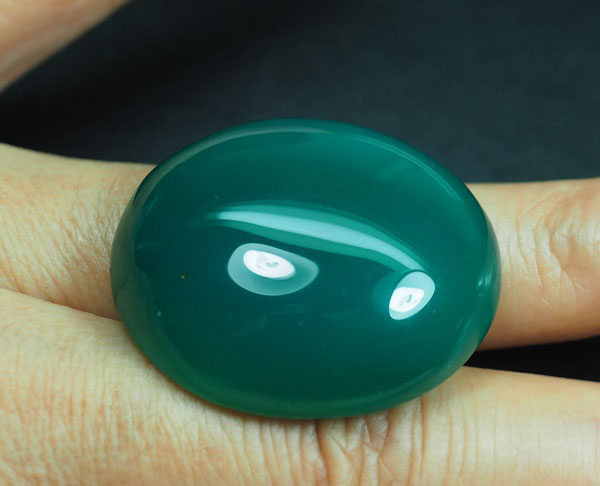 คาลซิโดนีสีเขียว (Chalcedony) 68.10 กะรัต