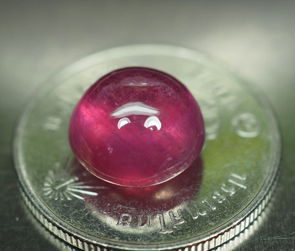 ทับทิมสีแดงชมพูสวย 6.55 กะรัตหลังเบี้ย (1252)