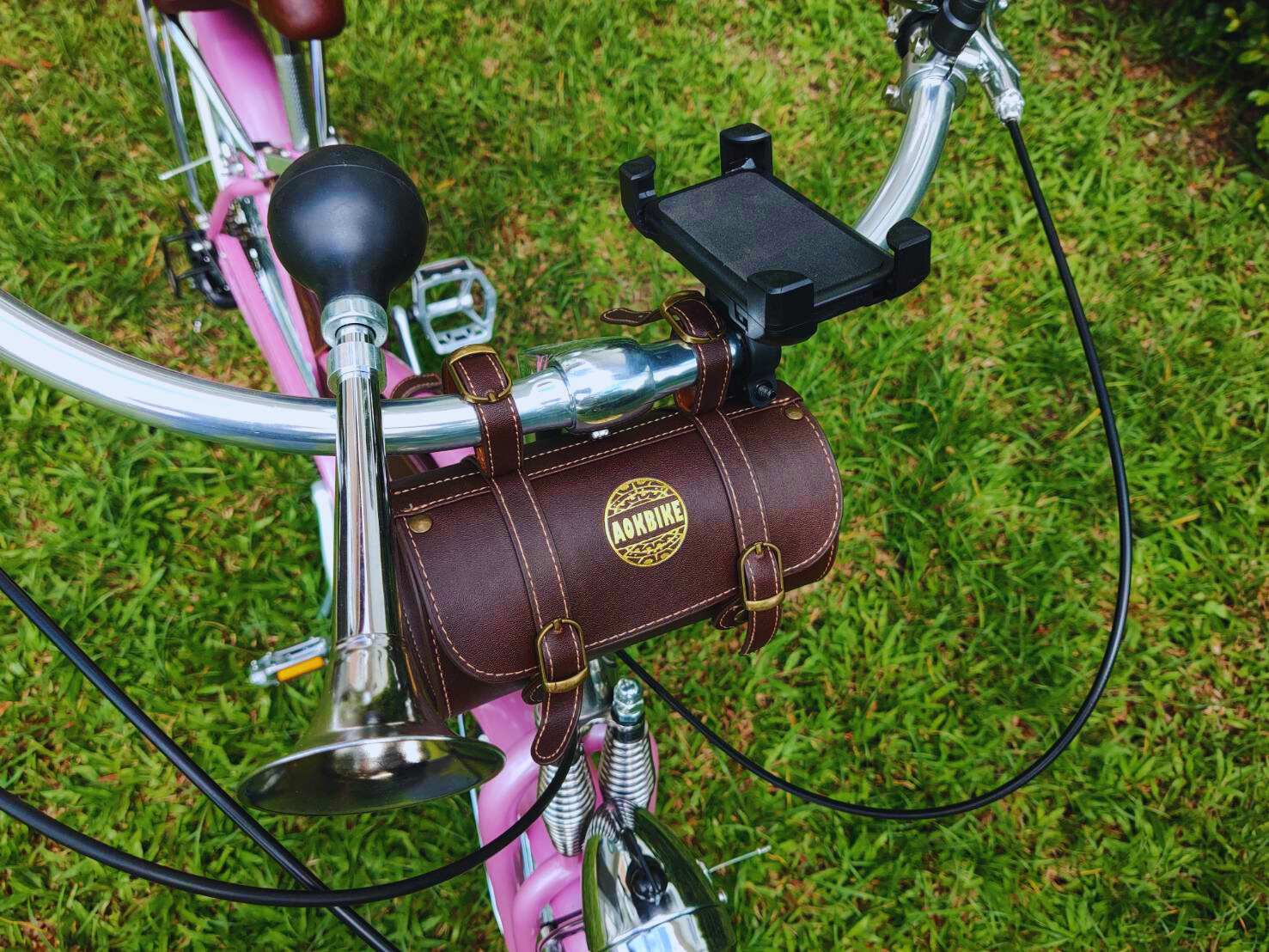 จักรยานครุยเซอร์ AOK BIKE Cruiser Beach bike เฟรมเหล็กชุบโครเมี่ยม ตะเกียบคู่ เกียร์ชิมาโน่ 7 สปีด ล้อขนาด 24 26 นิ้ว มาพร้อมกระเป๋า 3 ใบสไตล์วินเทจ