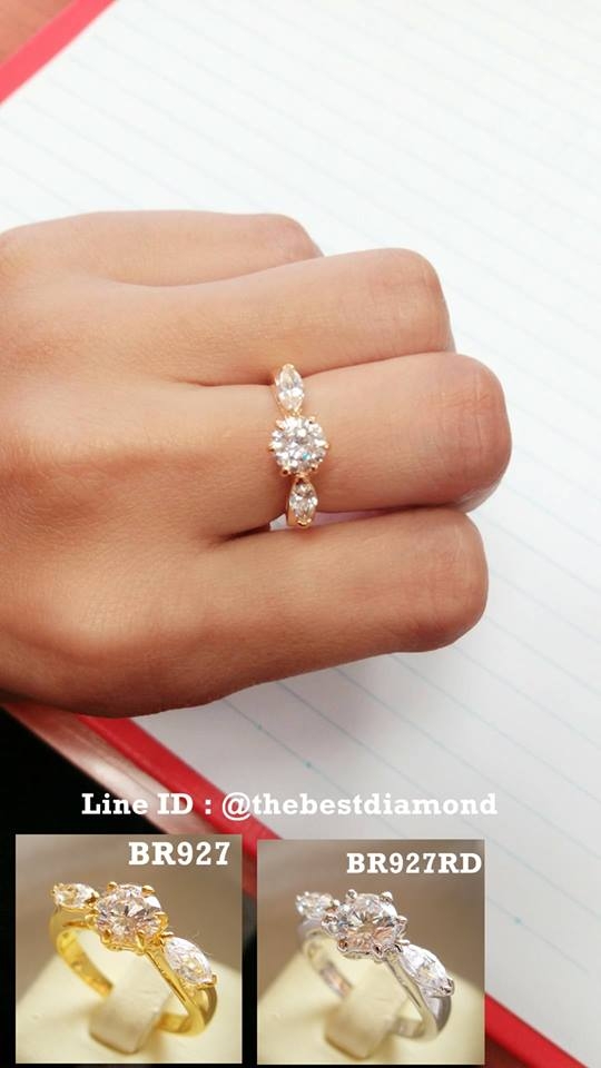 BR927 แหวนเพชร 3 เม็ดอีก style ค่ะ เรียบๆ Classic แต่ดูดี ชุบทองแท้ 24 K หนา 5ไมครอน