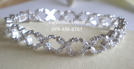 สินค้าหมด CL007RD+++สร้อยข้อมือเพชรรอบกากบาทแสนสวย+++สวยมากๆๆๆ มีดีไซน์มากๆๆ ใช้เพชรมาคี วางแบบกากบาท ต่อไปเรื่อย สวยสุดๆๆ หรูหรามาก เพชรวิ๊งๆเลยค่ะ