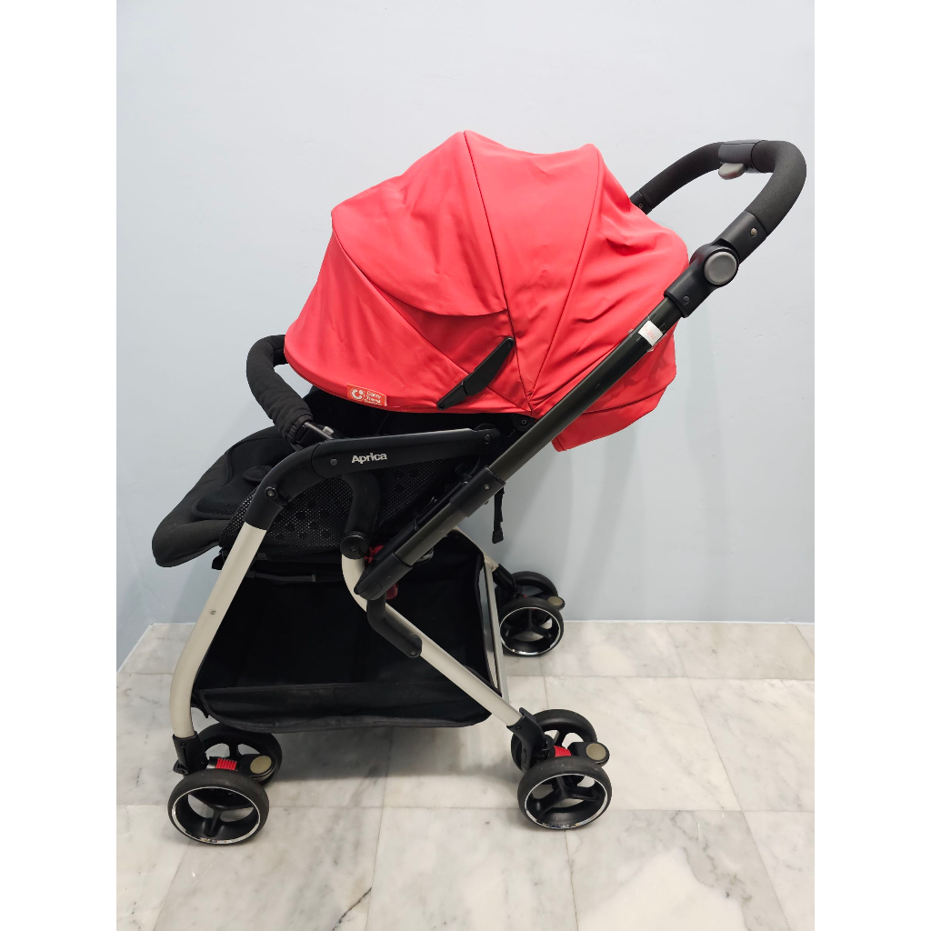 APRICA OPTIA สีแดง สภาพสวย