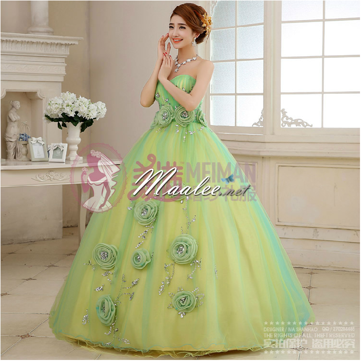 พร้อมเช่า ชุดแฟนซี เกาะอก สีเขียว อกจับจีบปักเลื่อม และดอก น่ารักมาก ใส่ถ่ายพรีเวดดิ้งได้