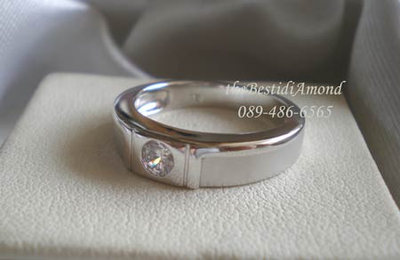 BR948RD-M+++แหวนunisex แบบ 2 tone+++ เก๋สุดๆ เรียบ หรู ดูมี class เล่น 2 tone ได้สวยมาก ด้วยทองแบบเงา และ แบบพ่นทราย ใส่เป็นแหวนคู่ชายหญิงได้เลยค่ะ