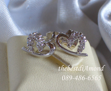 BE923RD+++ต่างหูหัวใจครึ่งซีก+++รูปแบบหัวใจน่ารักๆๆ ฝังเพชรครึ่งซีก ดูทันสมัย ใส่ติดหูได้ทุกวัน ใส่แล้วดูวัยรุ่นๆ ไม่ดูผู้ใหญ่ ไม่เวอร์และดูดีค่ะ