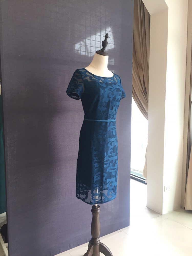 พร้อมส่ง ชุดเดรส/ชุดออกงาน ผ้าเกาหลี ผ้าโปร่งปักแขนยาวลายดอกไม้ สีดำ (ซิปหลัง) L ,4XL