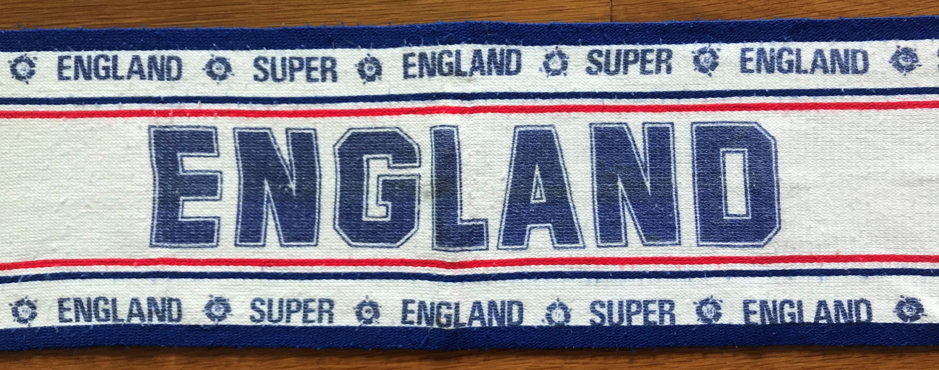 ผ้าพันคอ ฟุตบอล ทีมชาติอังกฤษ - SUPER ENGLAND / ENGLAND National Football Team Scarf - SUPER ENGLAND
