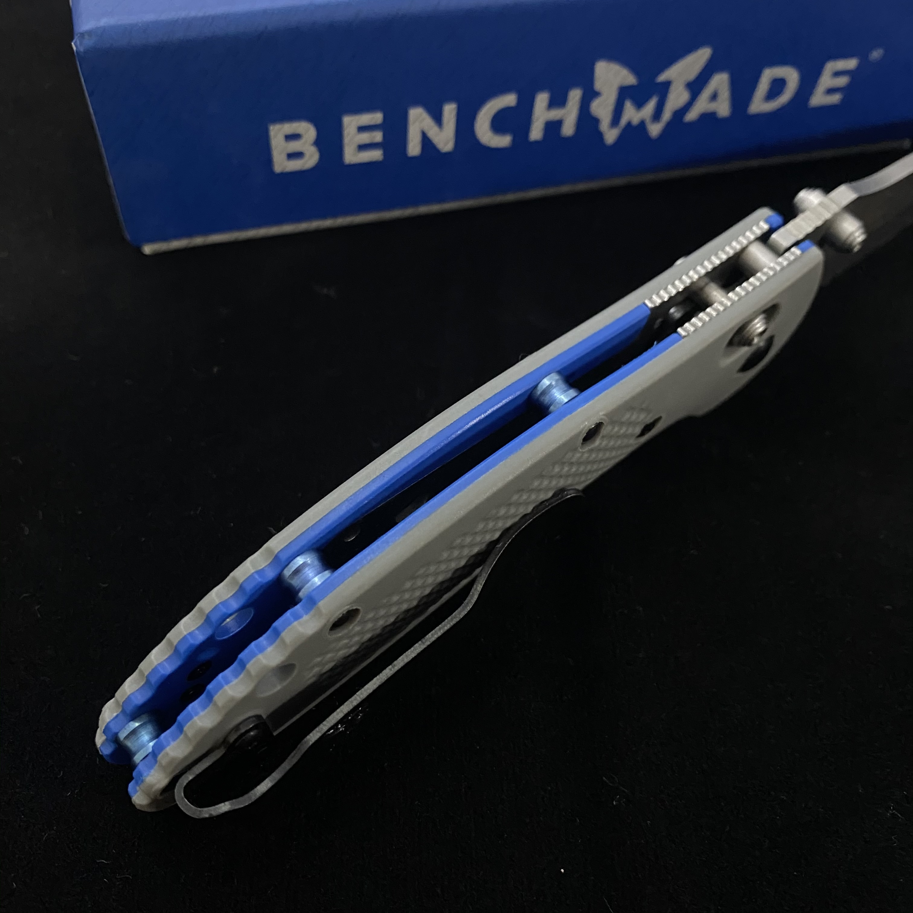 มีดพับ BENCHMADE 551-1 GRIPTILIAN คมกริบ (OEM)