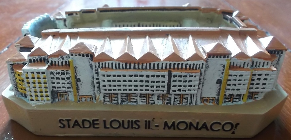 ที่ทับกระดาษ โมเดลสนามฟุตบอล สโมสรเอเอส โมนาโก - สนามสต๊าด หลุยส์ เดอซ์ ใหม่ / AS MONACO Football Club Football Stadium Model Paperweight - STADE LOUIS II Stadium NEW