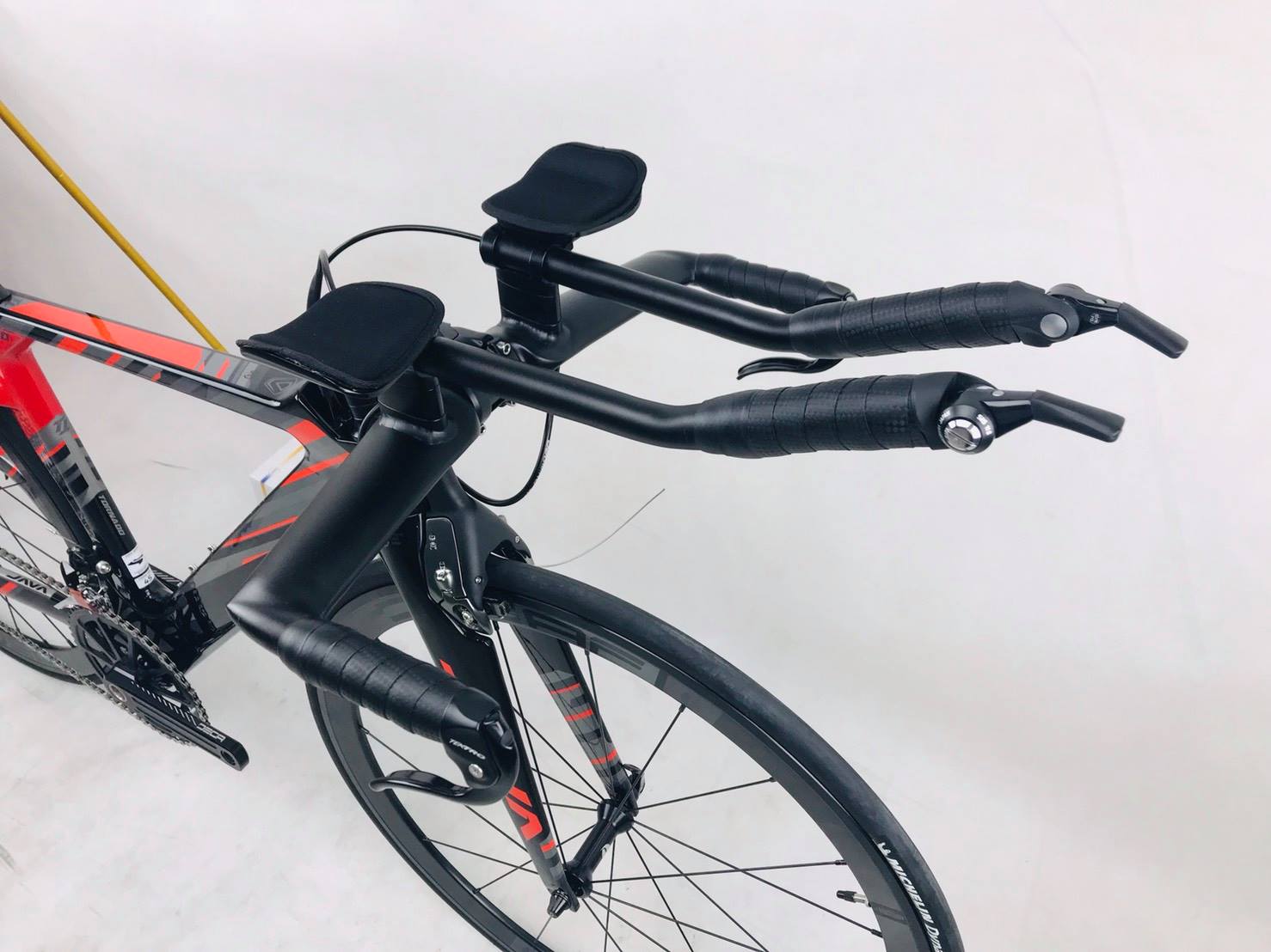 จักรยานไตรกีฬา JAVA TORNADO TT Triathlon bikes เฟรมคาร์บอน ล้อ DECA42, ชุดขับ 105 22สปีด