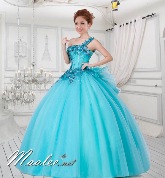 พร้อมเช่า ชุดแฟนซี ชุดราตรี ไหล่เดียว สีฟ้า แต่งเลื่อมน่ารัก ฟรุ้งฟริ้งมาก