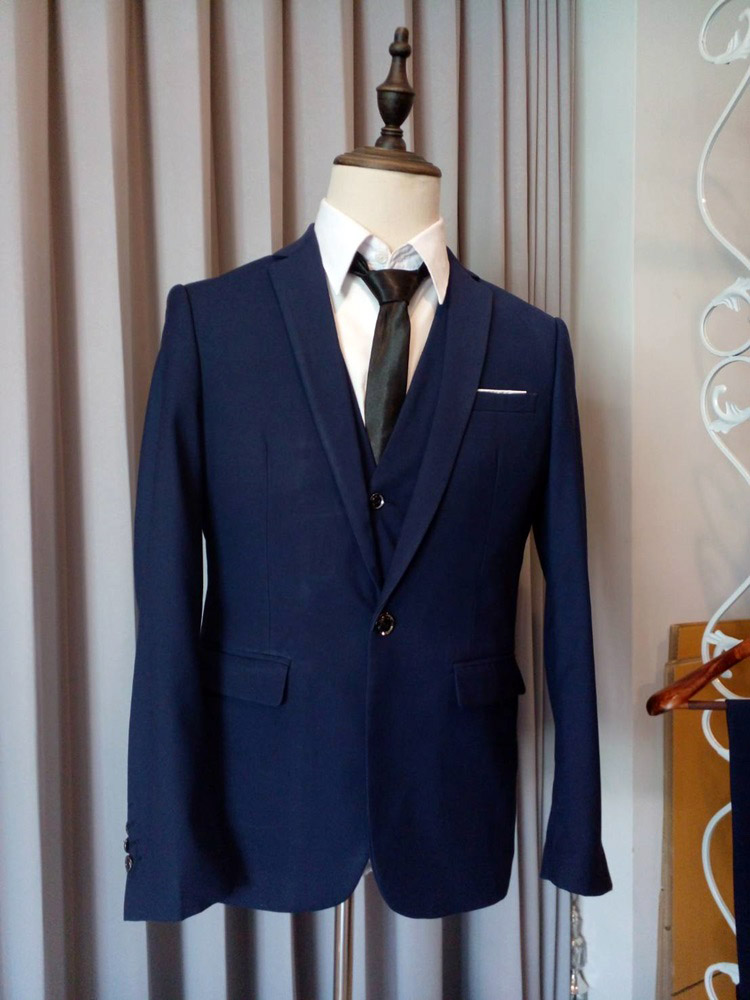 พร้อมเช่า ชุดสูทชาย สีน้ำเงินกรมท่า แบบเนี๊ยบ งานเกรดเจ้าบ่าว