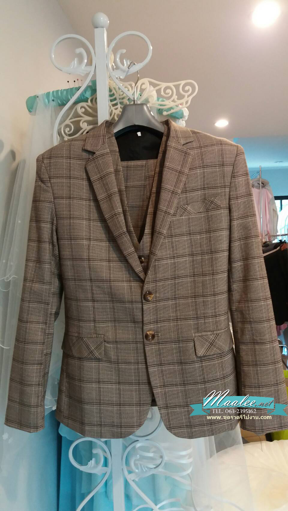 พร้อมเช่า ชุดสูทชาย สีน้ำตาลลายสก๊อต *เหลือเฉพาะไซส์ M*