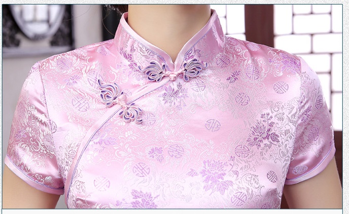 Pre-order กี่เพ้า สีชมพู ผ้าไหมจีน กุ๊นขอบ ตัดเย็บอย่างดี