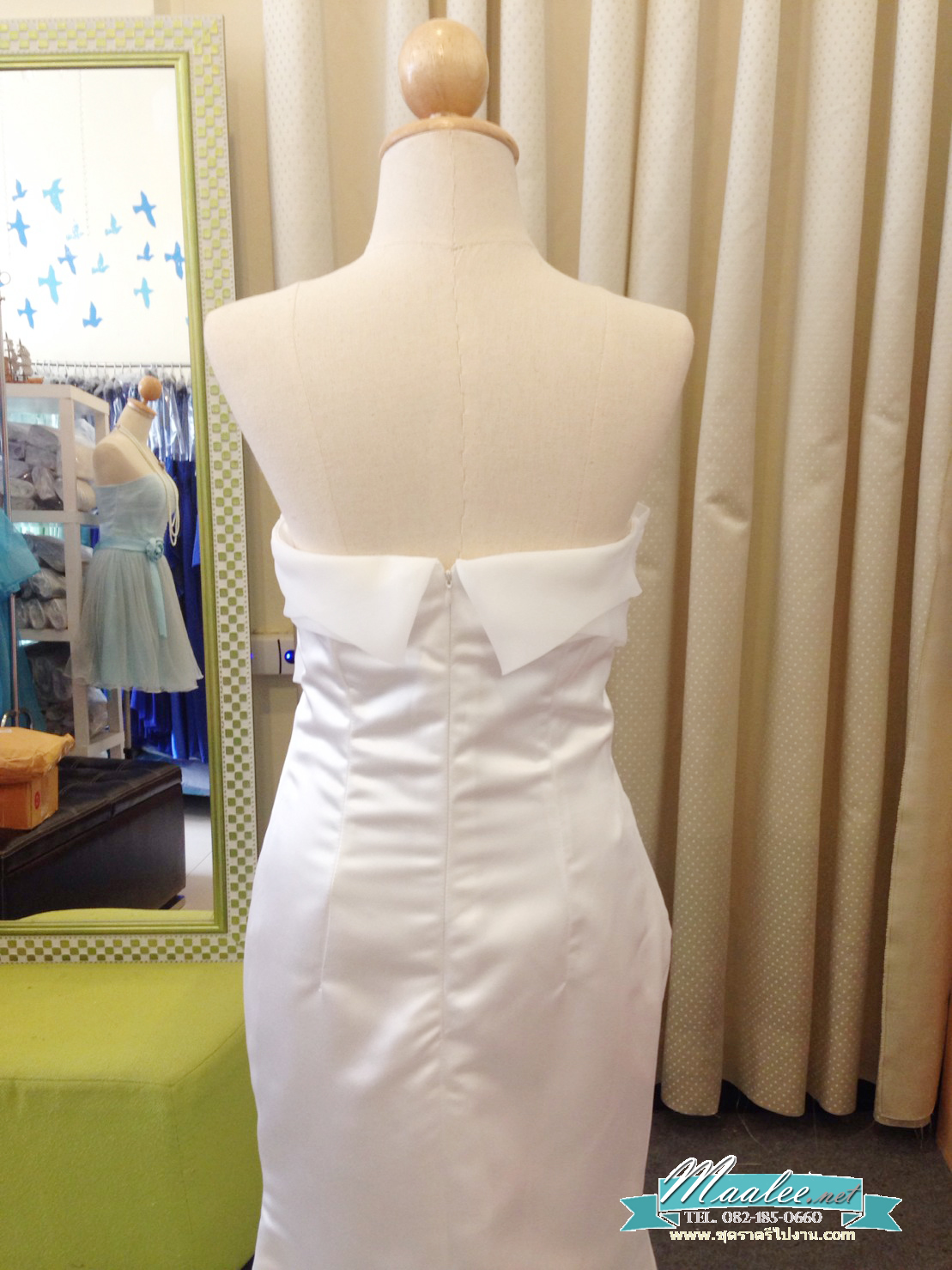 พร้อมเช่า ชุดเจ้าสาว/เพื่อนเจ้าสาว ราตรียาว แบบเกาะอก ทรงหางปลา สีแดง เรียบหรู แต่งผ้าแก้วช่วงอก กระโปรงผ้าซาติน ชายยาว (เชือกผูกหลัง)