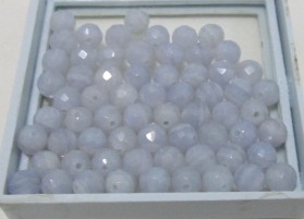 ลูกปัดโบราณสีฟ้าขาวจำนวน.65.เม็ด.ขนาด.6X6.มิล