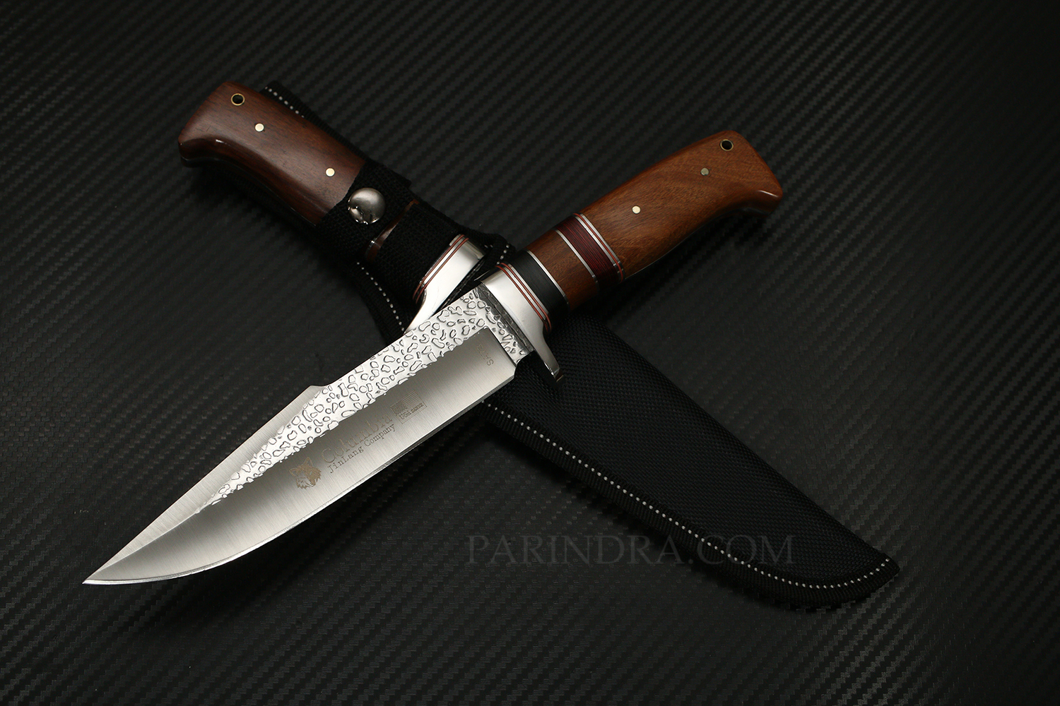 มีดเดินป่า COLUMBIA รุ่น SA73 ด้ามไม้ ใบลายค้อนตี คมกริบ