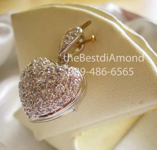 หมด=BP415RD++จี้เพชร ล็อคหัวใจ จี้น่ารักๆๆ แบบเก๋ designได้น่ารักมากๆๆ เป็นlocker เปิดฝาได้ ฝังจิกไข่ปลา เพชรแพรวพราว จี้แบบนี้ใส่ได้ทั้งสองด้านเลยค่ะ