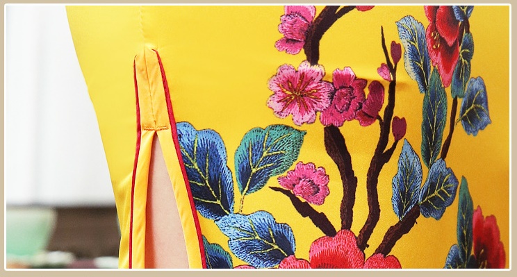 Pre-order กี่เพ้า สีเหลือง ลายดอกไม้ ผ่าข้าง กุ๊นขอบอย่างดี