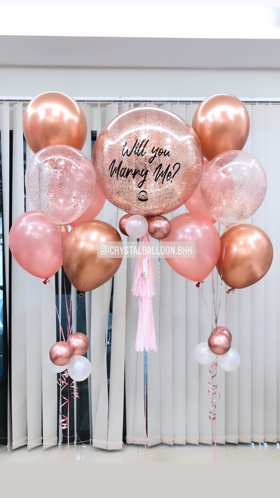 ลูกโป่ง Will You Marry Me? Bubble ขนาด 24" พร้อมตกแต่ง ช่อลูกโป่ง 5 ลูก 2 ช่อ,ลูกโป่งใส ใส่กลิตเตอร์ สามารถเปลี่ยนสีลูกโป่ง/เปลี่ยนข้อความ/เปลี่ยนขนาดได้