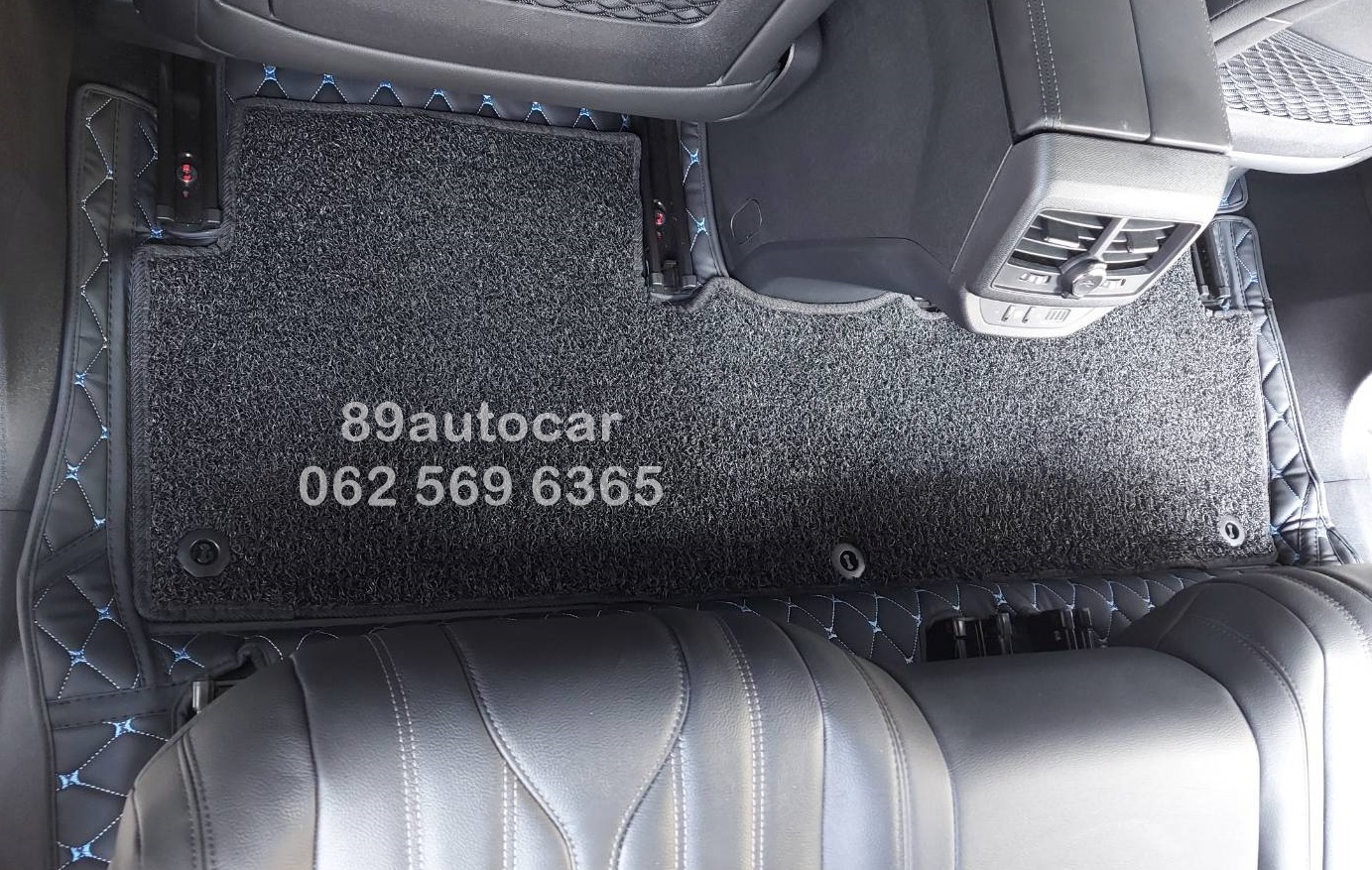 สั่งพรมรถยนต์ Peugeot 5008 ปูพรม7D สีดำด้ายฟ้า + ไวนิลดำ 2 แถว