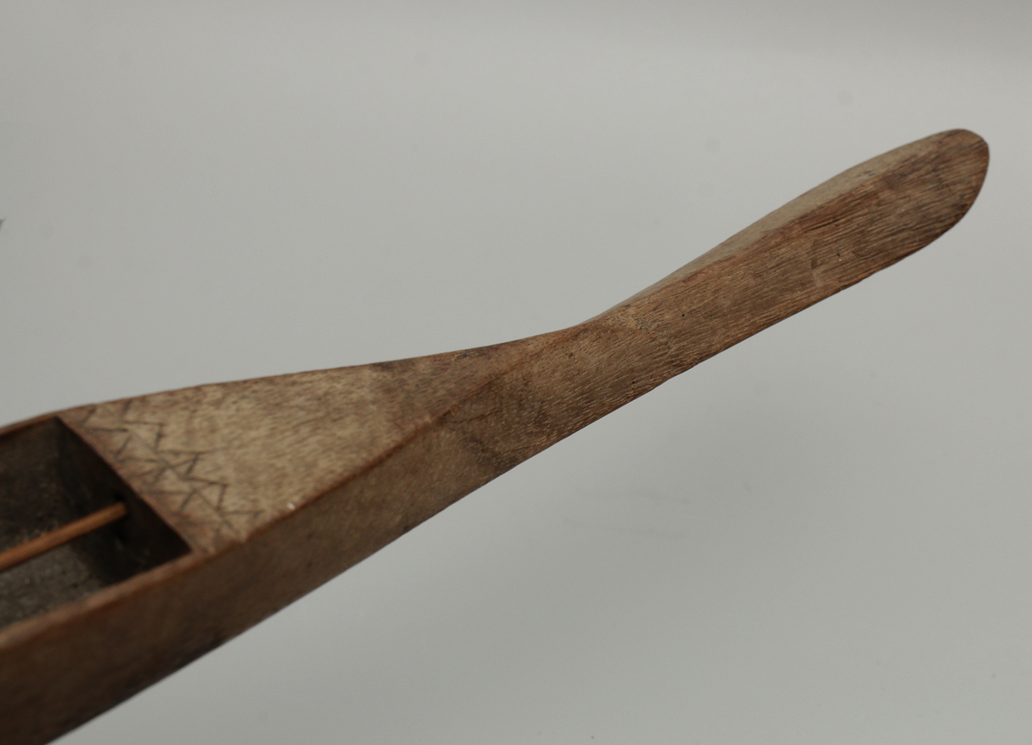 กระสวยไม้แท้ โบราณ