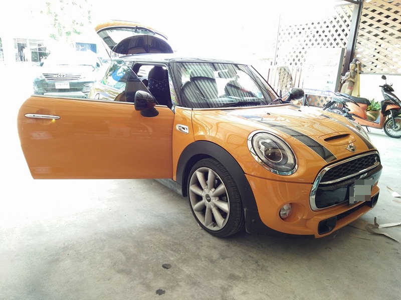 พรมปูพื้นในรถยนต์ Mini Cooper F56 ไวนิลสีดำขอบดำ