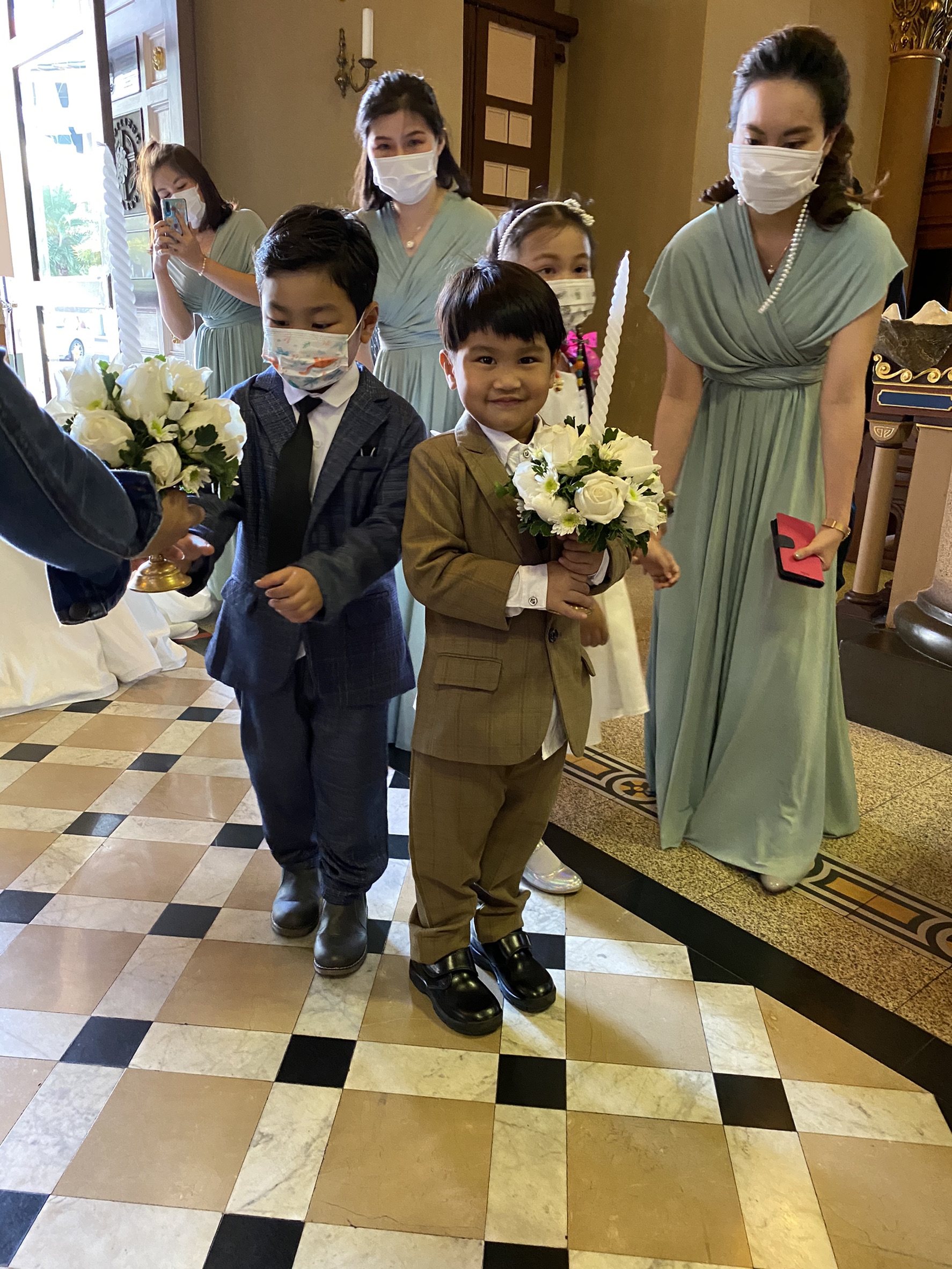 พร้อมเช่า ชุดสูทเด็กชาย สีน้ำตาลลายตาราง ** พร้อมเช่าไซส์ 110 130 **