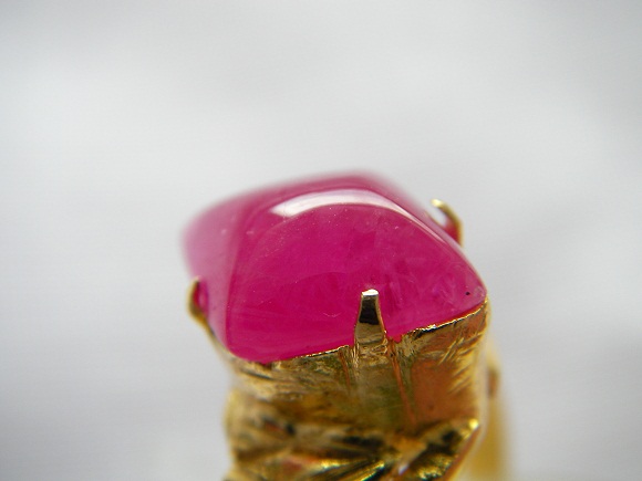 ทับทิมพม่า เนื้อแพร แดงสวย สี่เหลี่ยมข้าวหลามตัดหัวแหวนประทับใจ ขนาด 11.55 x 8.76 x 3.08 มม. นน. 3.11 ct. ราคาโทรถาม