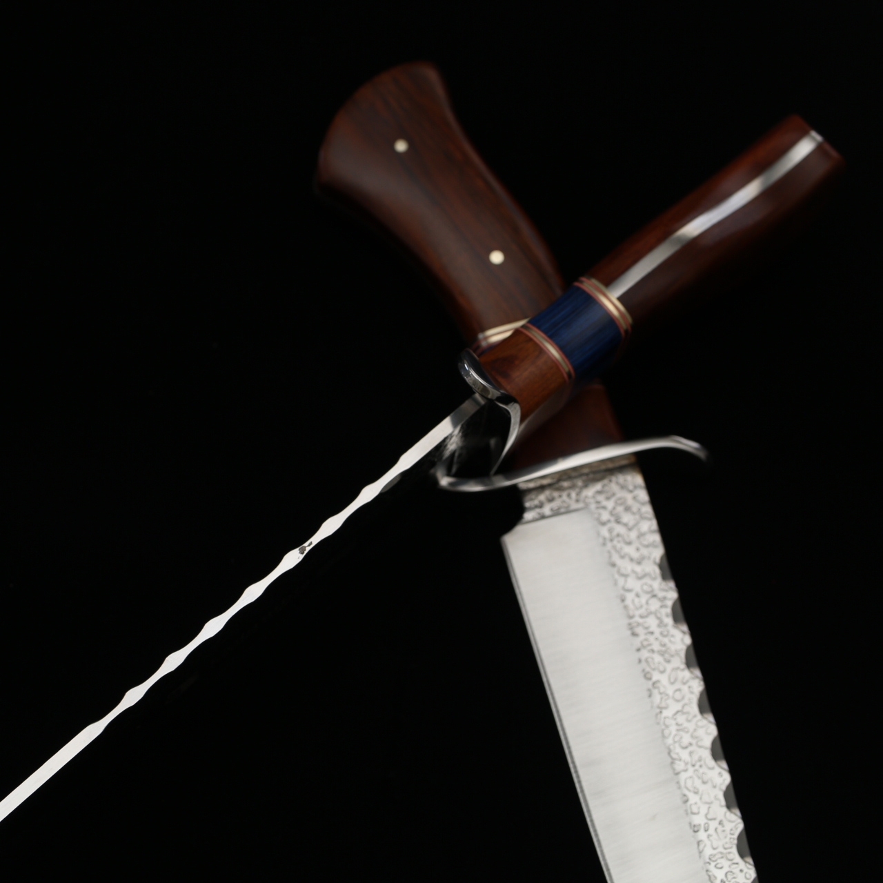 มีดเดินป่า COLUMBIA รุ่น SA81 ด้ามไม้ทรงโค้ง ทรงใบมีดสวย