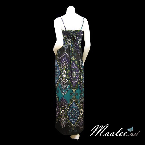 ชุดราตรีพิมพ์ลายแบบโบฮีเมียน แต่งเข็มกลัดลูกไม้และลูกปัดแก้ว