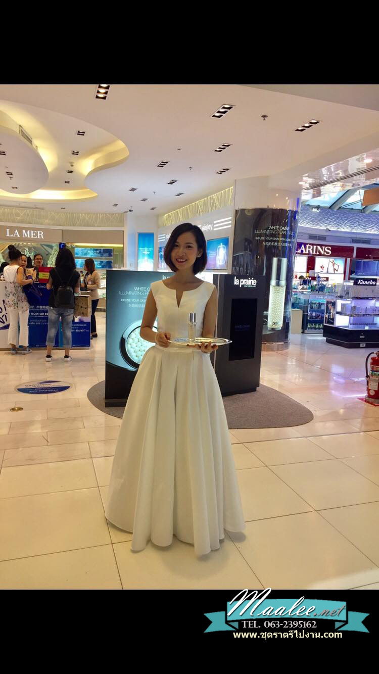 พร้อมเช่า ชุดราตรียาว แบบแขนกุด ผ้าซาตินเรียบหรู แต่งโบว์2ชั้น ช่วงเอว สีขาว (เชือกผูกหลัง)