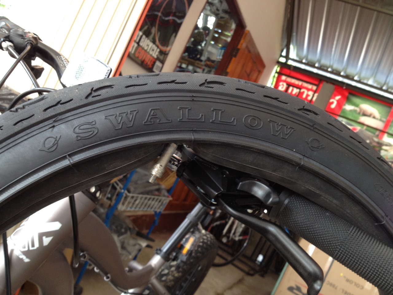 ยางนอกจักรยาน BMX Swallow 20x2.1