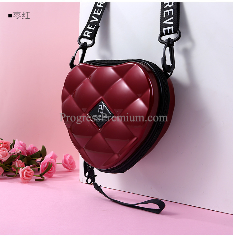 กระเป๋าสะพายข้าง ทรงหัวใจ