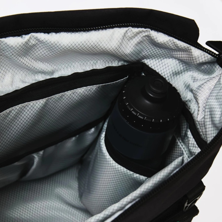 VINCITA B181P กระเป๋าติดแร็คใบใหญ่ (Nash Pro Bag) ผลิตจาก ผ้าโพลีเอสเตอร์กันน้ำ พร้อม ผ้าคลุมกันฝน เพิ่มการป้องกัน