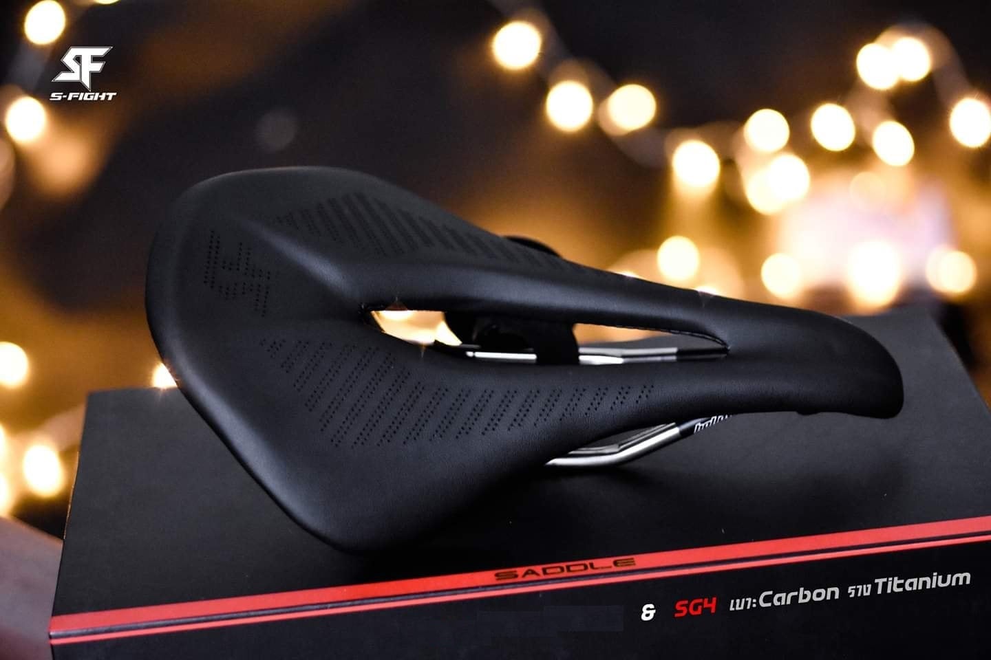 เบาะ S-FIGHT SG4 FULL CARBON SADDLE ขนาด152 x L 245 mm เบาะ Full Carbon หุ้มด้วยหนังเกรดพรีเมี่ยม ราง: Titanium สีดำ