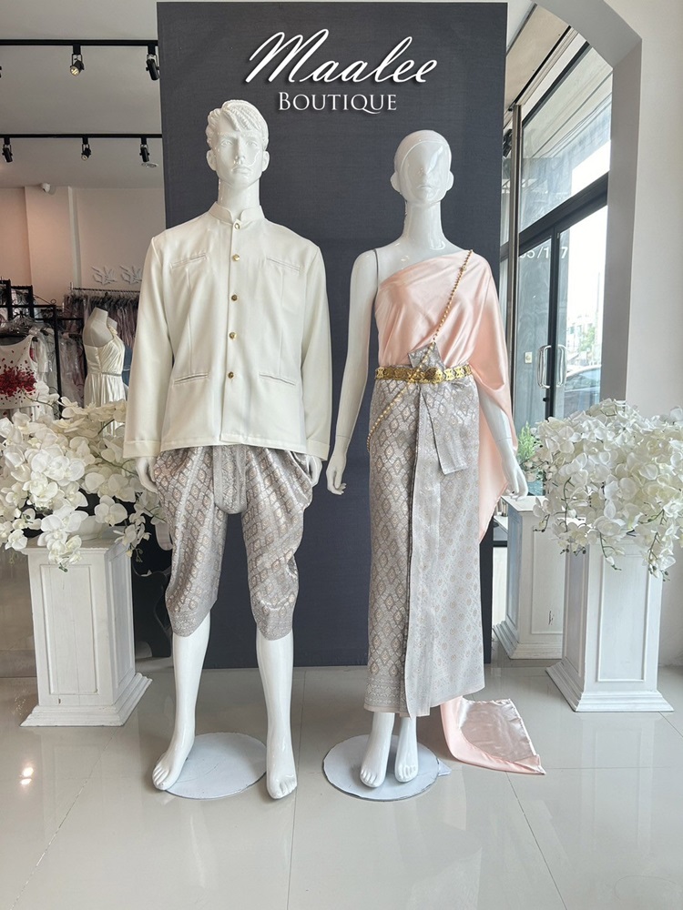 เช่า ชุดไทย ชุดเพื่อนเจ้าสาว ชุดไทยผ้าถุงสีเทาชาเงิน สไบสีพีช