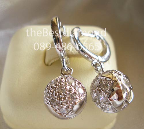 BE504RD+++ต่างหูเพชร ball+++น่ารักมากๆๆค่ะ design เป็นรูปบอล ห้อยตุ้งติ้ง ฝังเพชรcz แบบจิกไข่ปลา แบบเก๋ไก๋มาก
