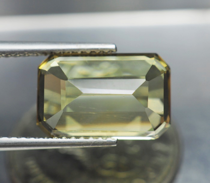 พลอยซิทรินสีเหลือง 5.20 กะรัตทรงสี่เหลี่ยม