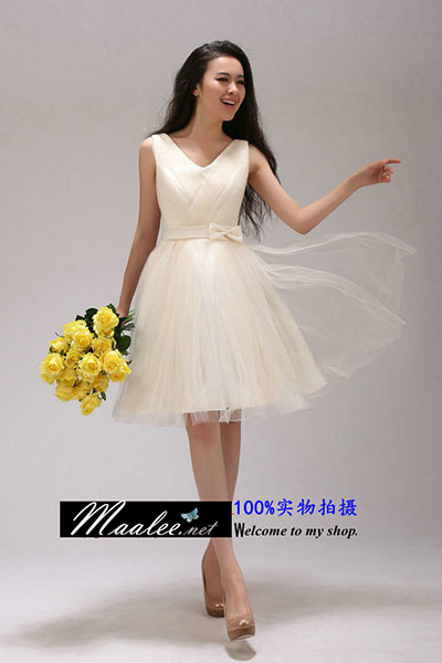 พร้อมส่ง ชุดราตรีสั้น แขนกุด สีครีม คอวี จับจีบผ้าโปร่งสวย แต่งโบว์ที่เอว