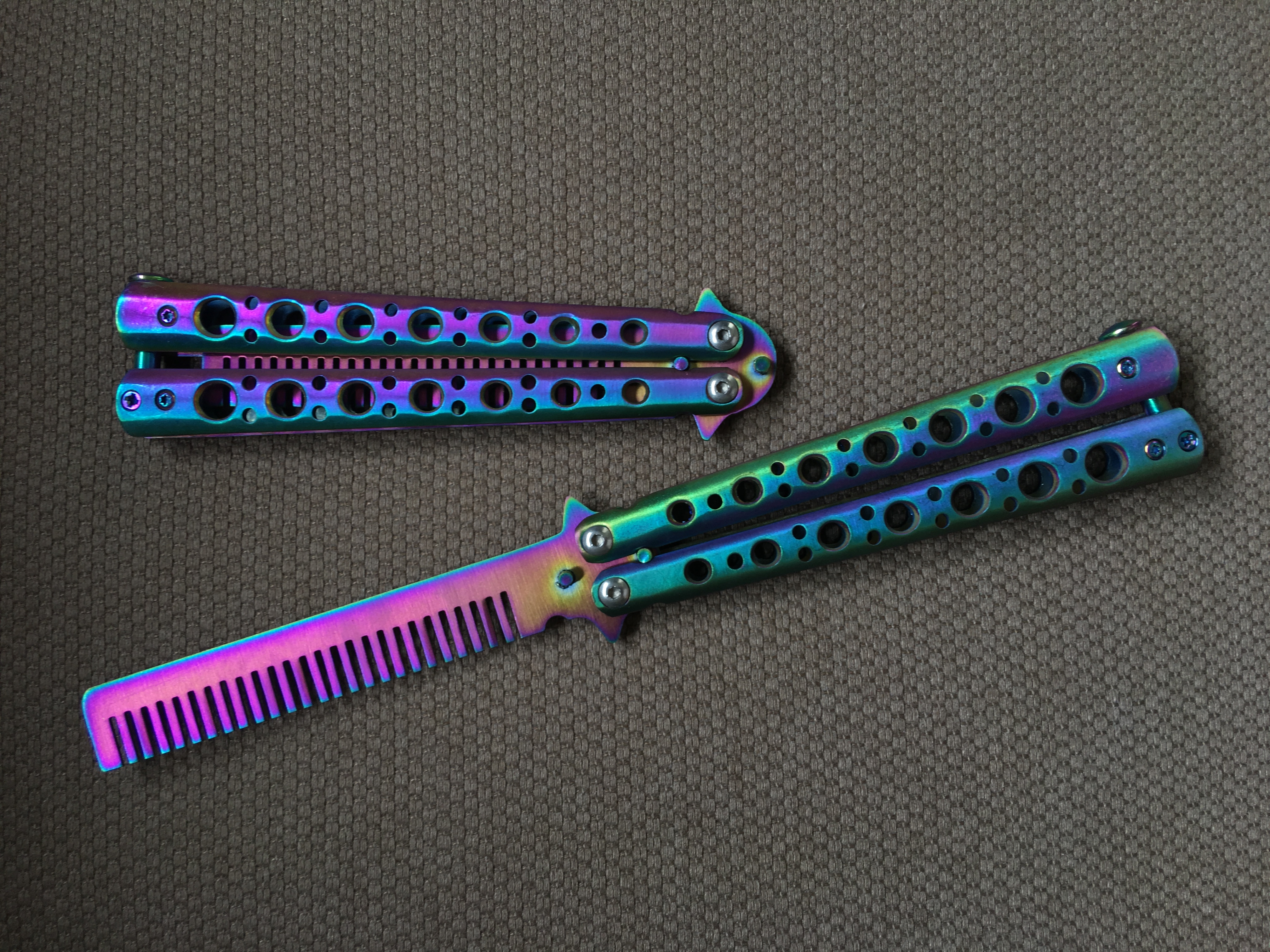 มีดบาลีซอง Balisong มีดควง มีดปีกผีเสื้อใบเป็นหวีสีรุ้ง BLA035
