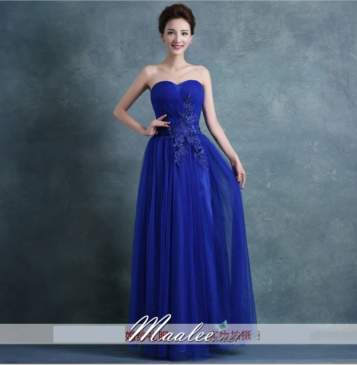 พร้อมส่ง ชุดราตรียาว เกาะอก สีน้ำเงิน ผ้าตาข่ายทั้งชุด อกจับจีบ แต่งลายดอกลูกไม้นูน