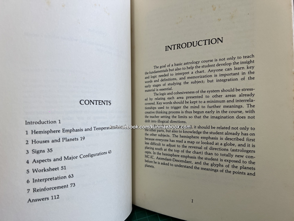 Basic Astrology: A guide for teachers and students By Joan Negus