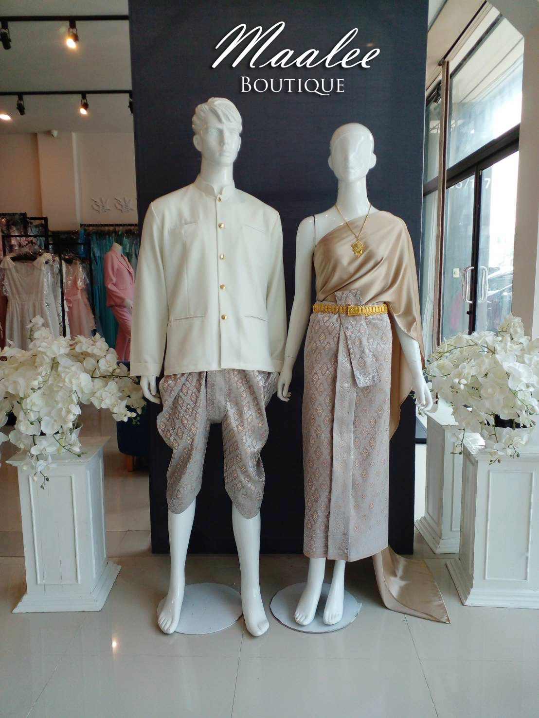 เช่า ชุดไทย ชุดเพื่อนเจ้าสาว ชุดไทยผ้าถุงสีเทาชาเงิน สไบสีน้ำตาลทอง